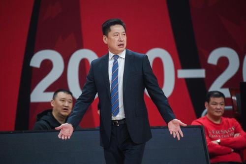 记者爆料李春江视频,揭秘篮球名帅的幕后故事 第1张 记者爆料李春江视频,揭秘篮球名帅的幕后故事 第1张
